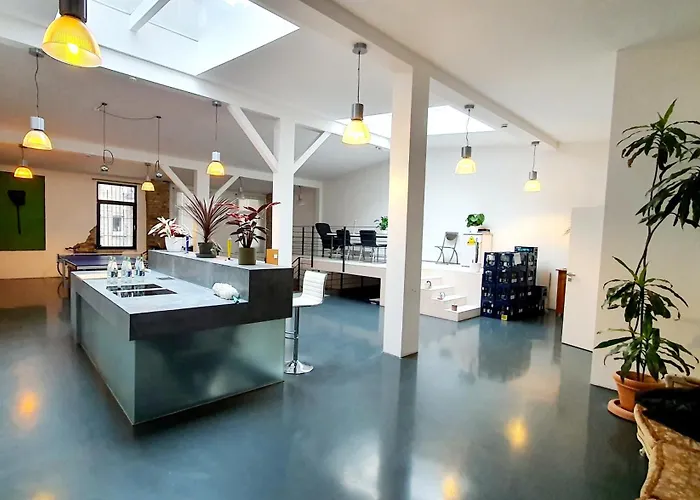 Stylisches Loft Mit Terrasse, Zentral & Eventgeeignet Casa de Férias